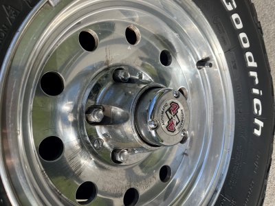 bronco seal leak on front wheel.jpg